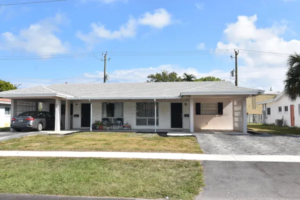 $2,500 | 2472 Northeast 5th Avenue, Unit 2472, Boca Raton, FL 33431