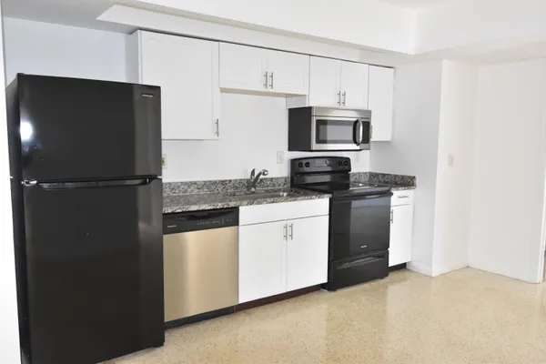 $2,500 | 2472 Northeast 5th Avenue, Unit 2472, Boca Raton, FL 33431