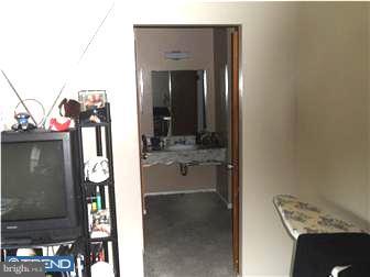1811 Edgewood Place Clementon, NJ 08021 - Photo 8 of 11 Bedroom - Main