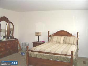 1811 Edgewood Place Clementon, NJ 08021 - Photo 9 of 11 Bedroom