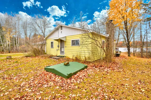 $97,500 | 14306 Wildwood Road, Evart, MI 49631