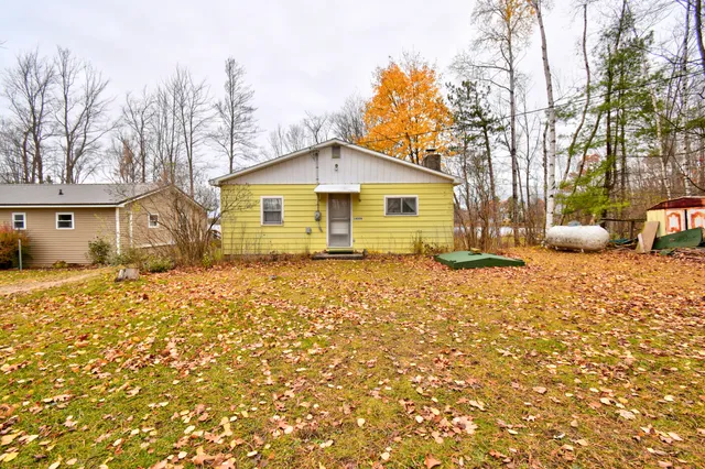 $97,500 | 14306 Wildwood Road, Evart, MI 49631