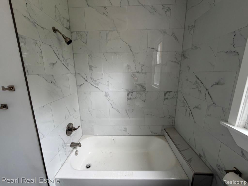 2s Santa Rosa Drive Detroit, MI 48221 - Photo 9 of 10 Gallery Image 9