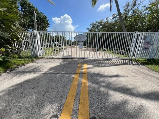 $3,300 | 100 Morris Lane, Unit B2, Key Largo, FL 33037