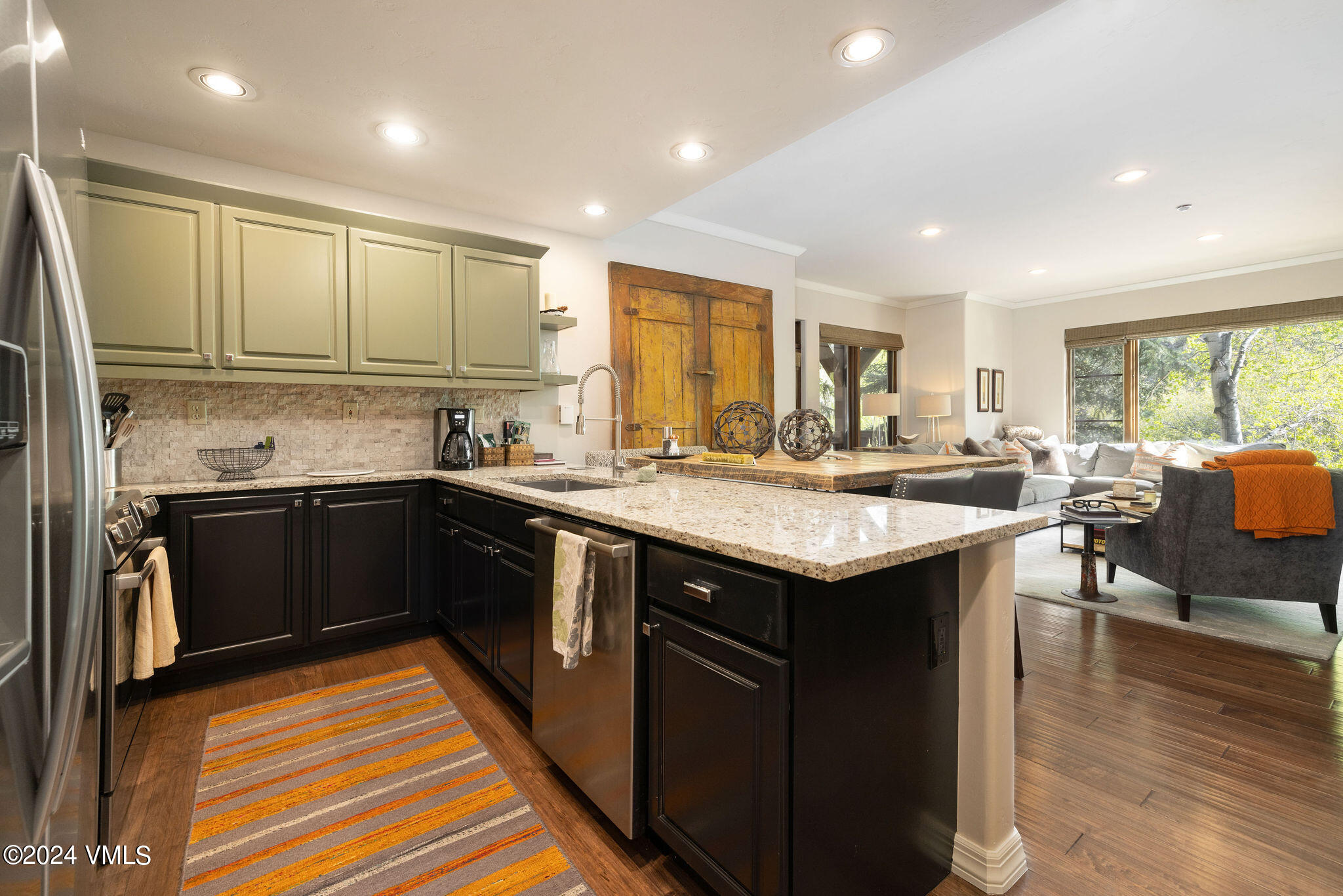 74 Cresta Road, Unit 209 Edwards, CO 81632 - Photo 3 of 13 aspenwood_lodge_209_interior_kitchen