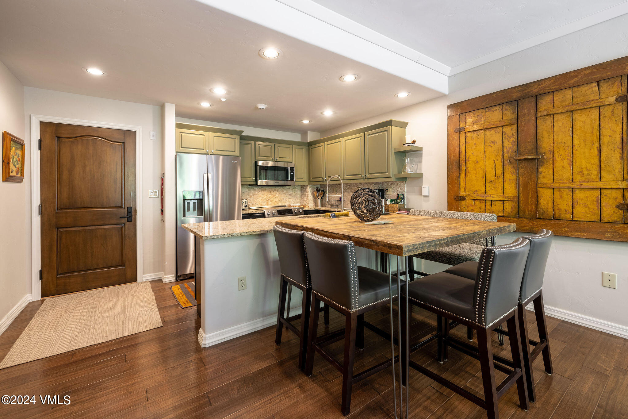 74 Cresta Road, Unit 209 Edwards, CO 81632 - Photo 4 of 13 aspenwood_lodge_209_interior_dining