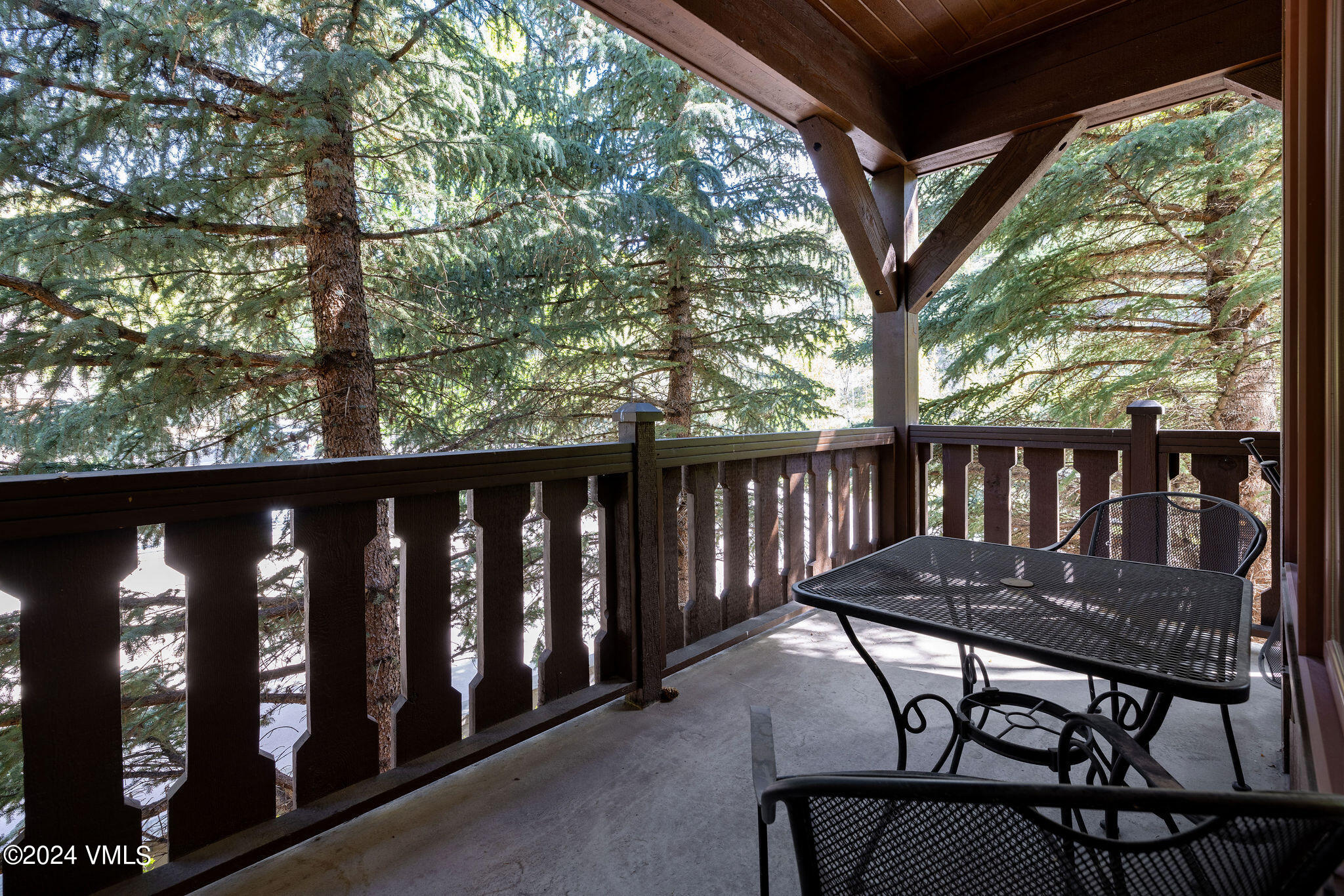 74 Cresta Road, Unit 209 Edwards, CO 81632 - Photo 5 of 13 aspenwood_lodge_209_exterior_deck