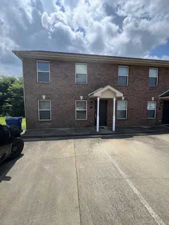 $1,050 | 1717 Manning Drive, Unit A, Clarksville, TN 37042