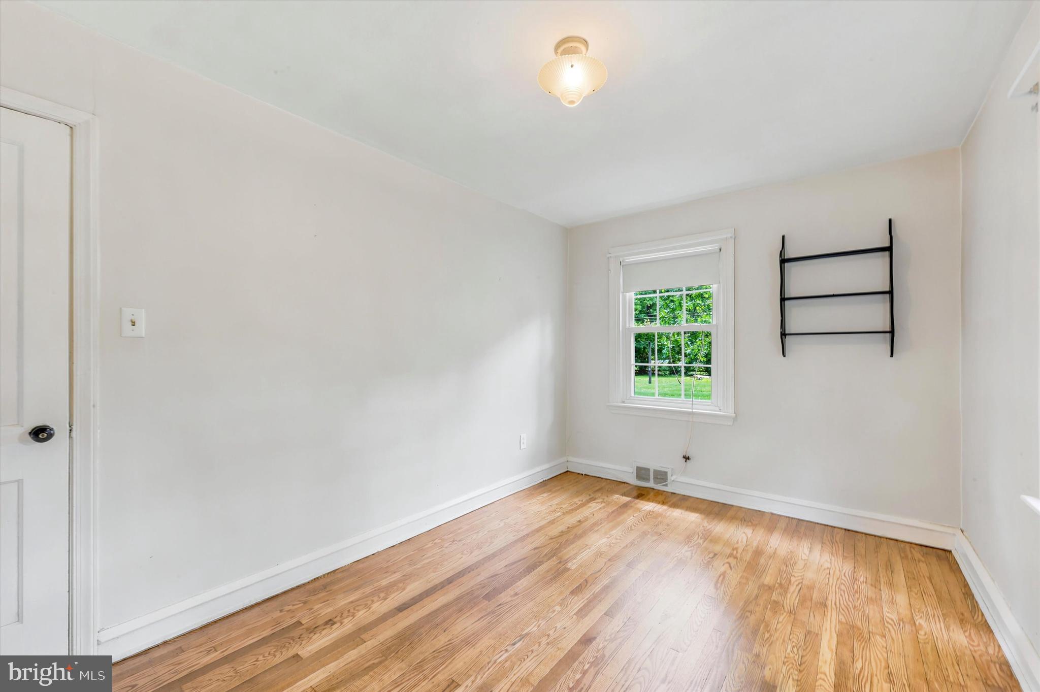 308 Henry Lane Wallingford, PA 19086 - Photo 16 of 36 2nd bed main floor