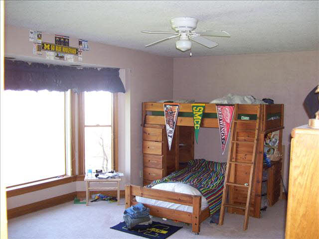 4611 Newport Road Newport, MI 48166 - Photo 8 of 19 20085856-7.JPG