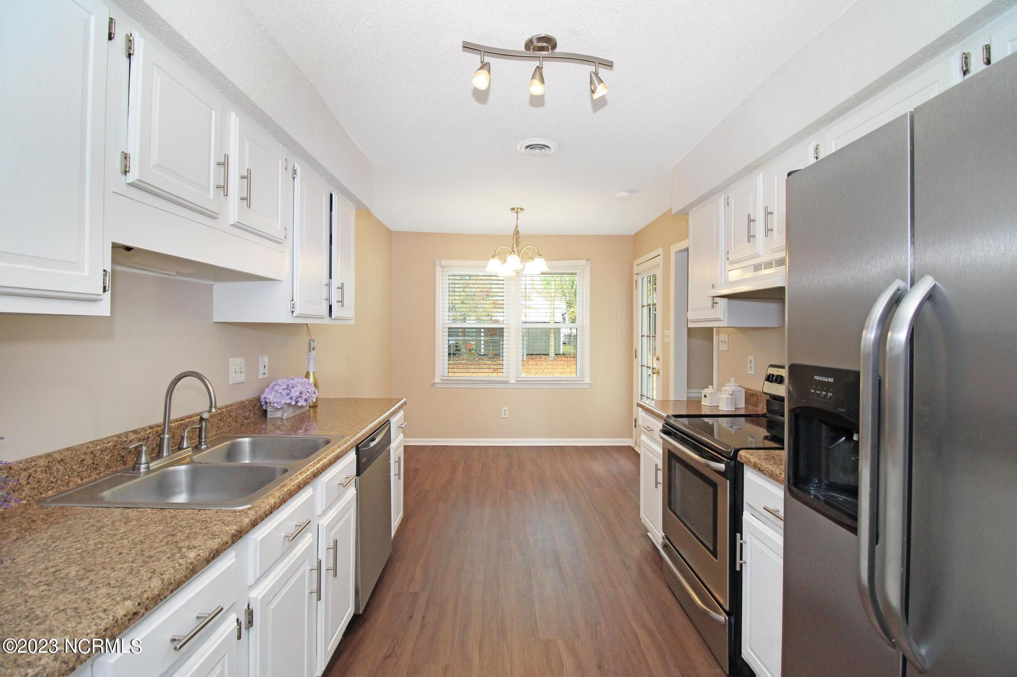 103 Nottingham Road Jacksonville, NC 28546 - Photo 12 of 41 IMG_0759