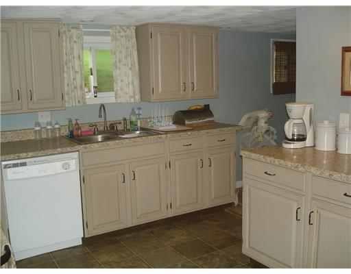 626 Keslar School Road Acme, PA 15610 - Photo 14 of 17 Kitchen.
