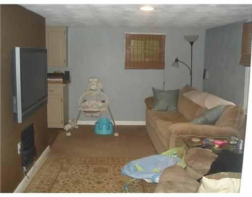 626 Keslar School Road Acme, PA 15610 - Photo 16 of 17 Living Room.