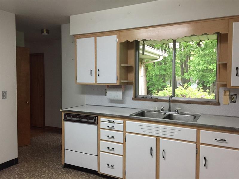 219 Courtland Road Indiana, PA 15701 - Photo 11 of 25 Kitchen