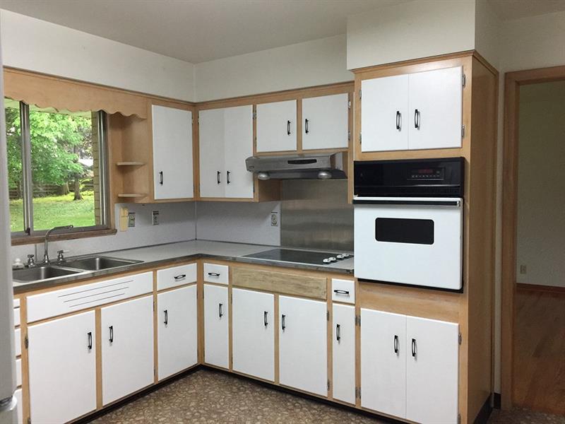 219 Courtland Road Indiana, PA 15701 - Photo 12 of 25 Kitchen