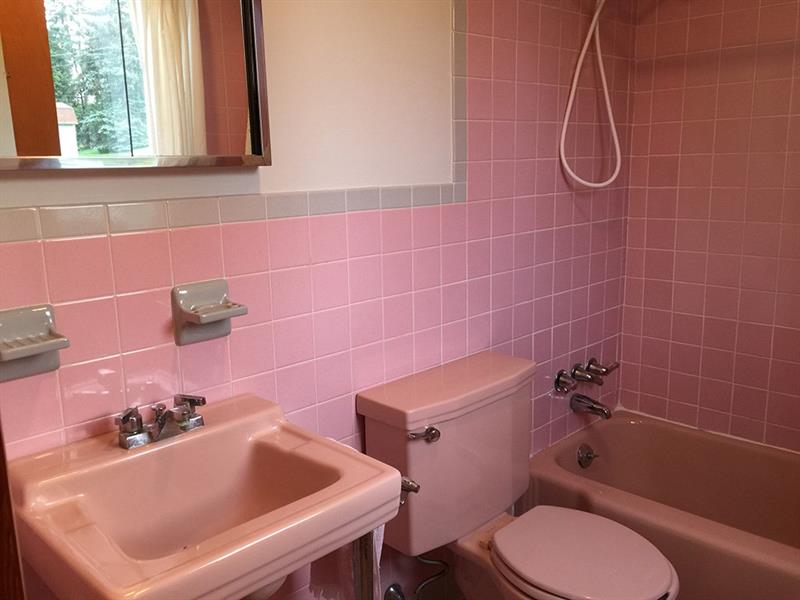 219 Courtland Road Indiana, PA 15701 - Photo 20 of 25 Bathroom