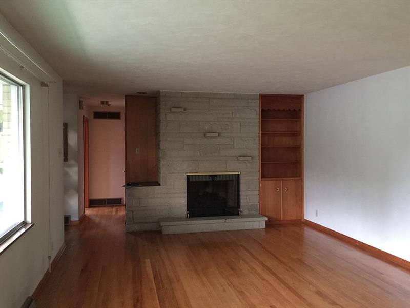 219 Courtland Road Indiana, PA 15701 - Photo 5 of 25 Living Room/Fireplace