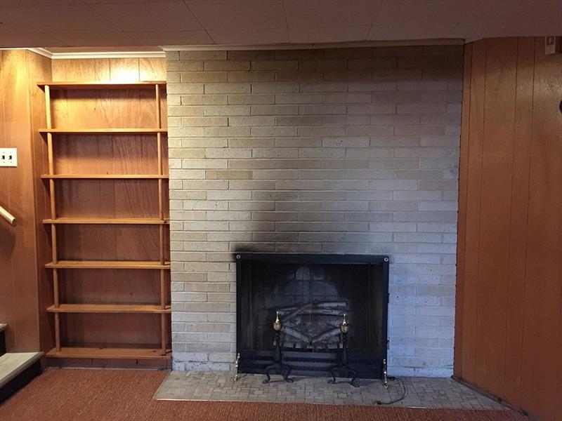 219 Courtland Road Indiana, PA 15701 - Photo 6 of 25 Living Room/Fireplace