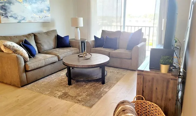 $3,800 | 1009 North Ocean Boulevard, Unit 503, Pompano Beach, FL 33062