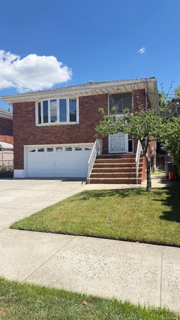 $999,000 | 15619 87th Street | Rockwood Park