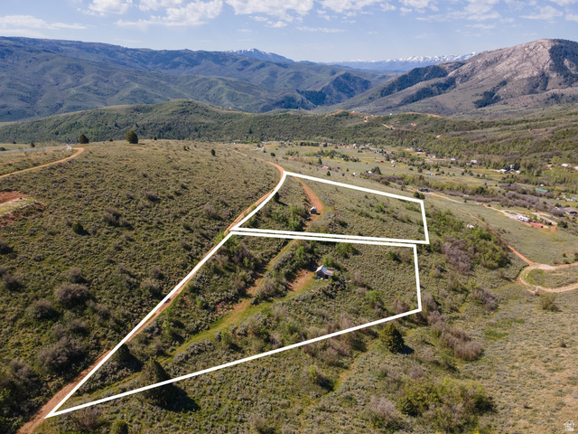 3325 North Oak Cyn Road, Unit 490 Huntsville, UT 84317 - Photo 25 of 25 Expansive sloping terrain featuring natural vegetation and established dirt roads