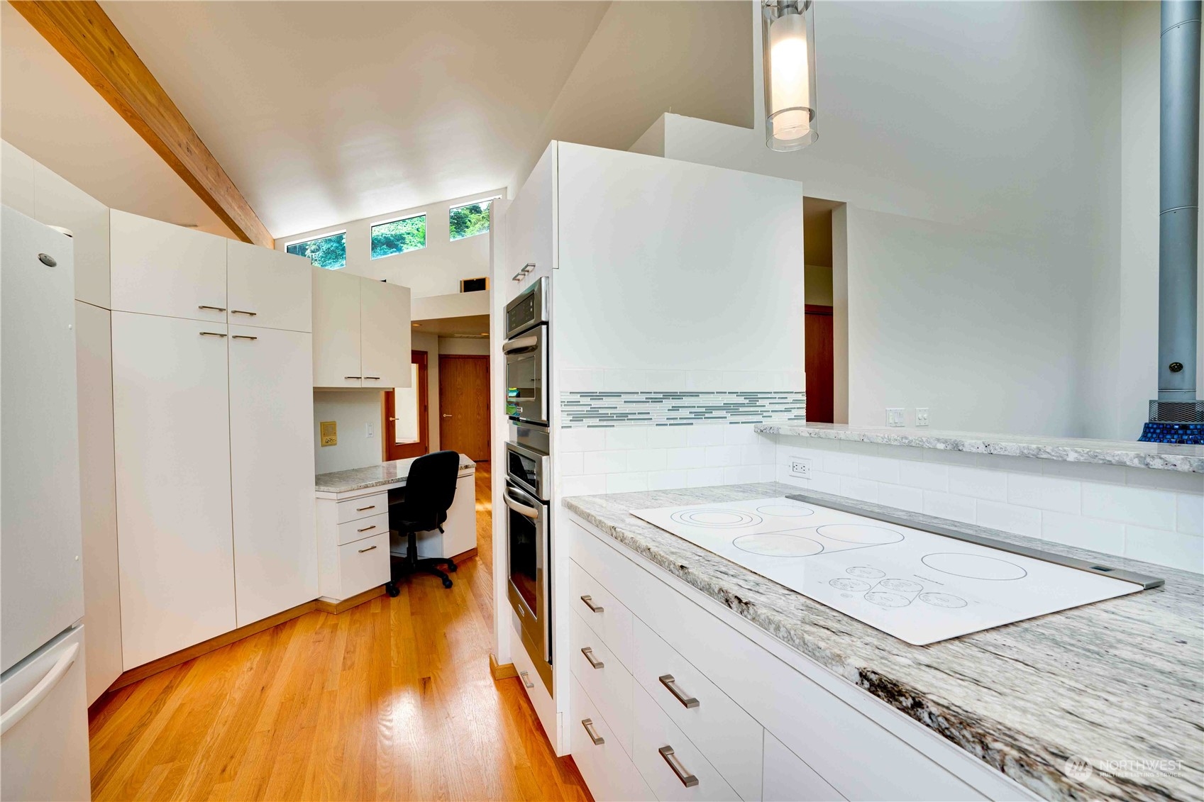 26530 Lake Fenwick Road South Kent, WA 98032 - Photo 16 of 40 Gallery Image 16