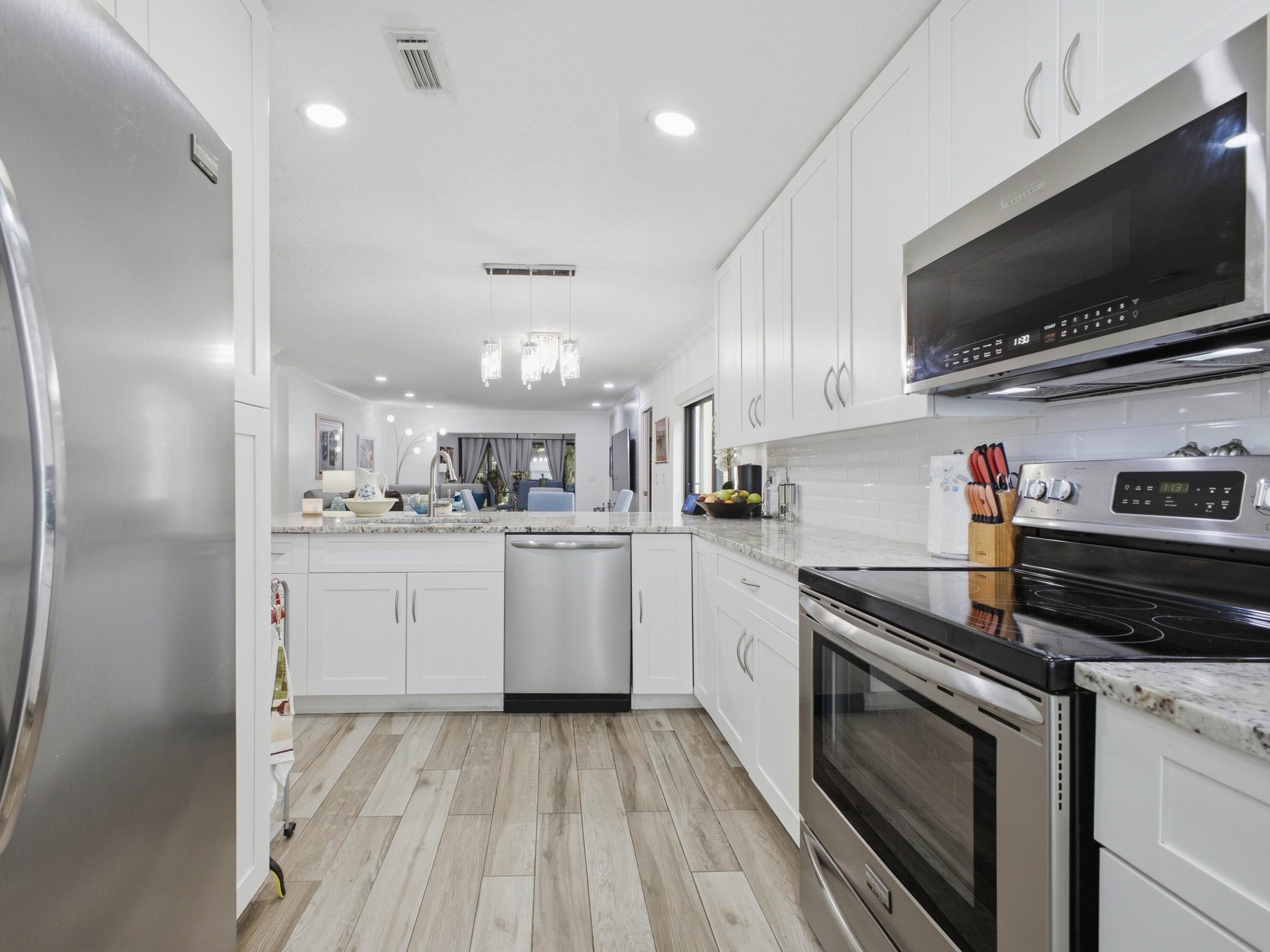 21621 Arriba Real, Unit 1I Boca Raton, FL 33433 - Photo 11 of 44 Kitchen