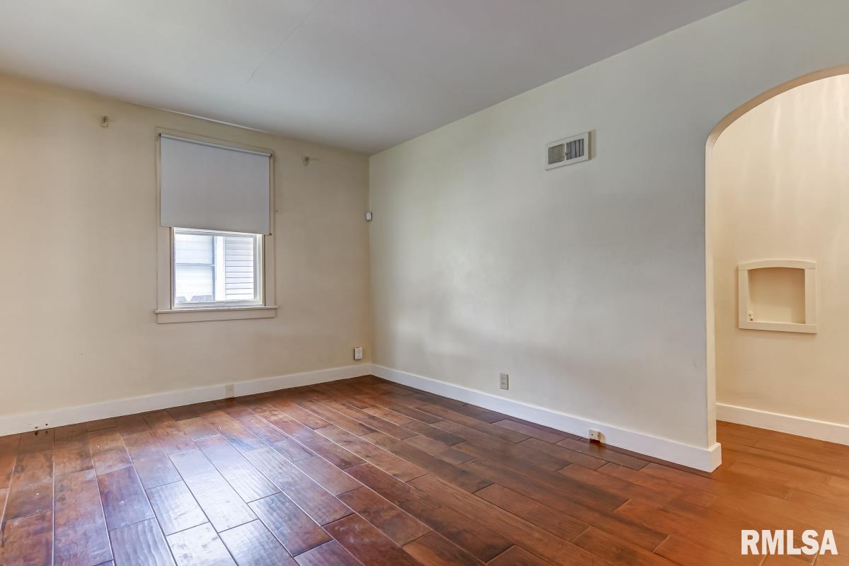 2040 North 7th Street Springfield, IL 62702 - Photo 5 of 32
