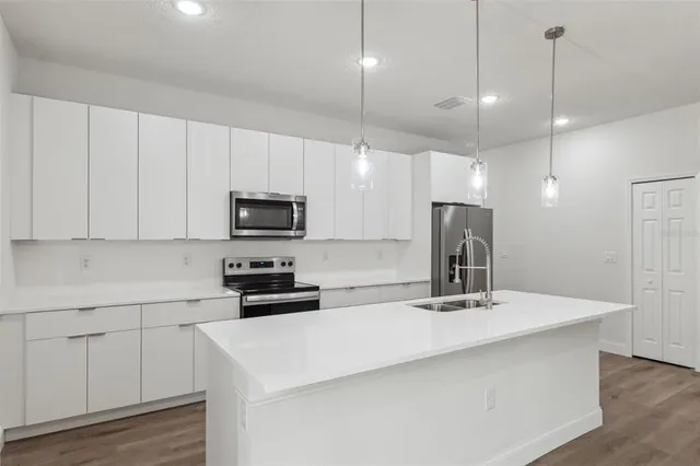 $279,900 | 2565 West Laredo Drive, Citrus Springs, FL 34433