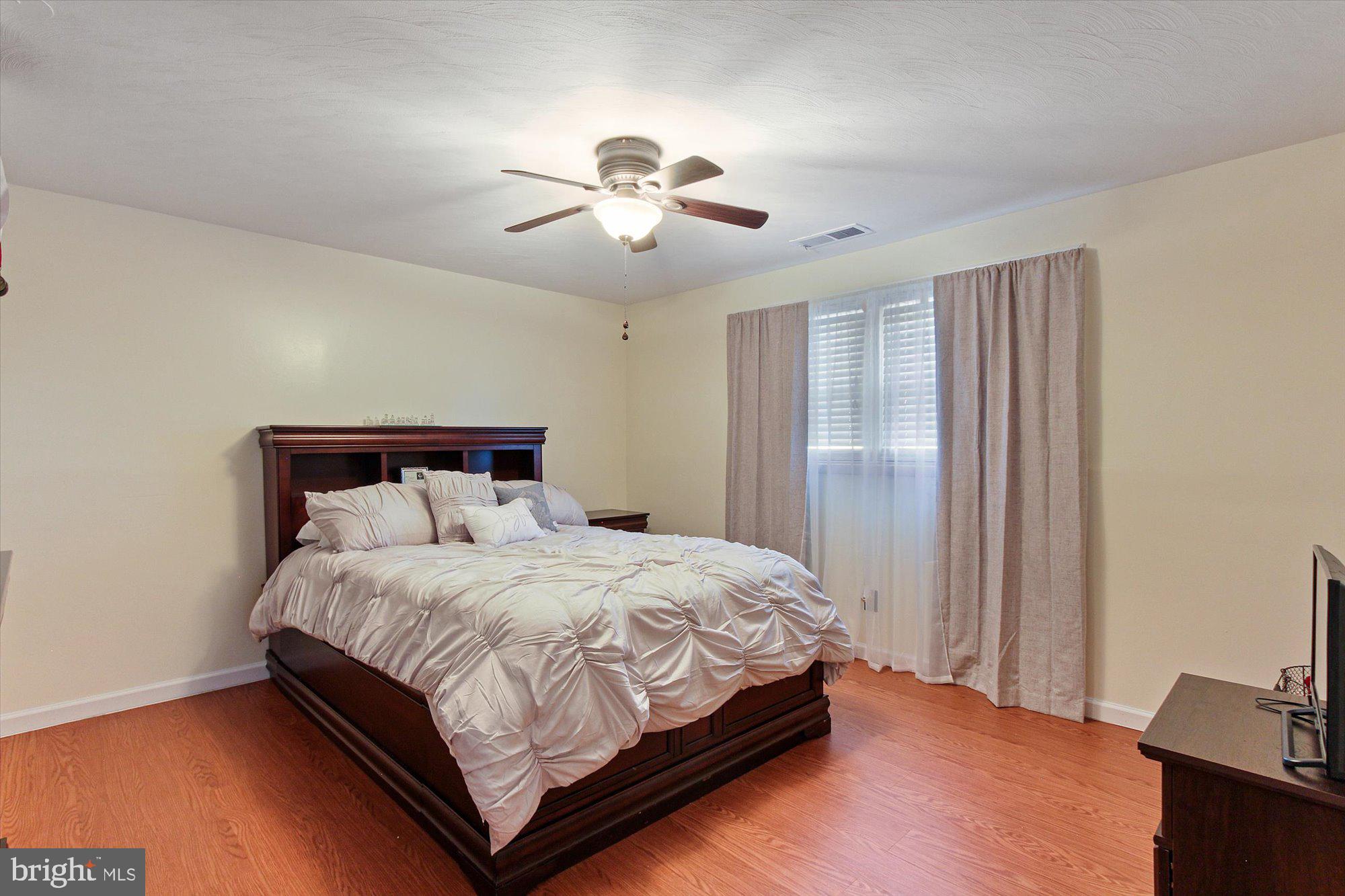 2805 Cambridge Road York, PA 17402 - Photo 11 of 28 Gallery Image 11