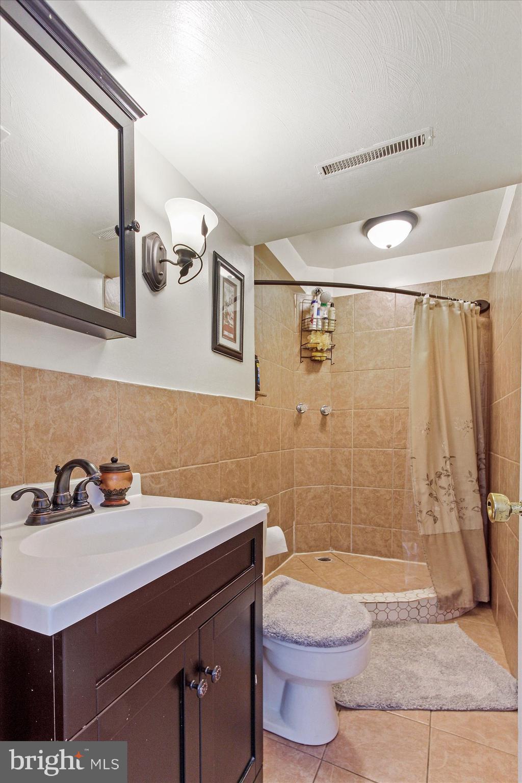 2805 Cambridge Road York, PA 17402 - Photo 18 of 28 Gallery Image 18