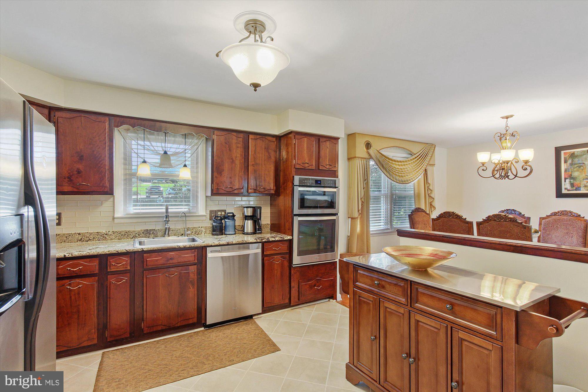 2805 Cambridge Road York, PA 17402 - Photo 6 of 28 Gallery Image 6