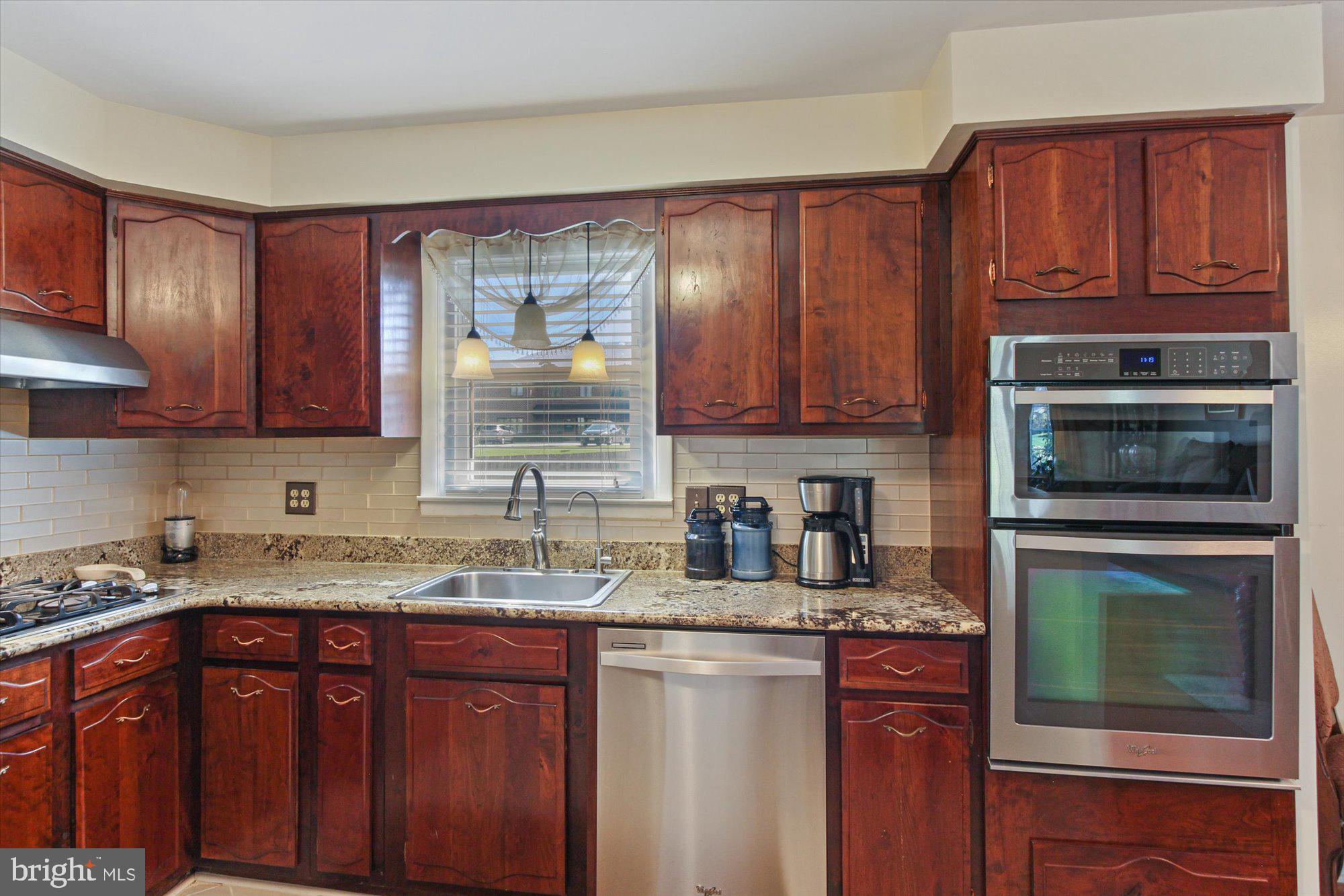 2805 Cambridge Road York, PA 17402 - Photo 8 of 28 Gallery Image 8