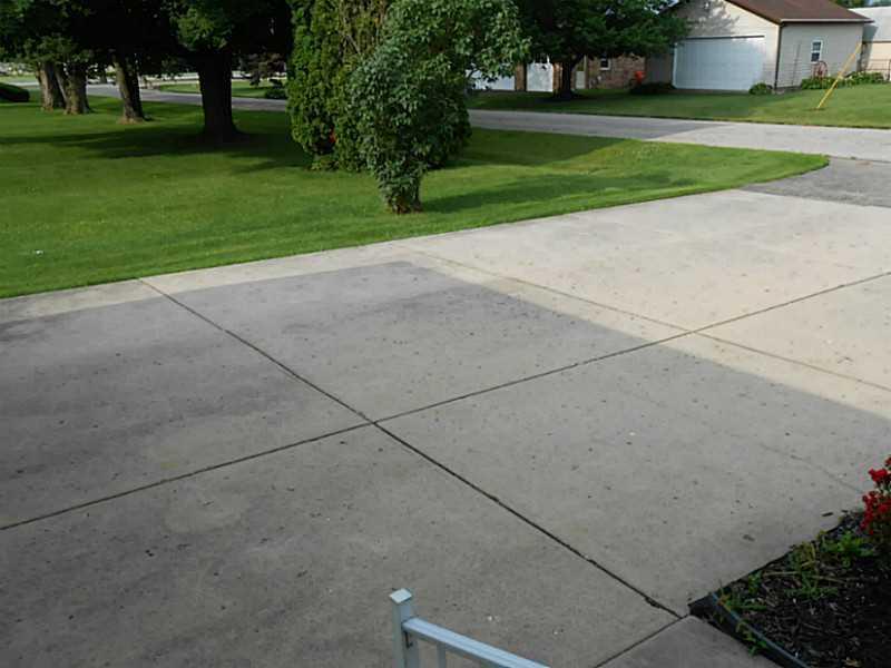 106 California Springfield, OH 45505 - Photo 4 of 25