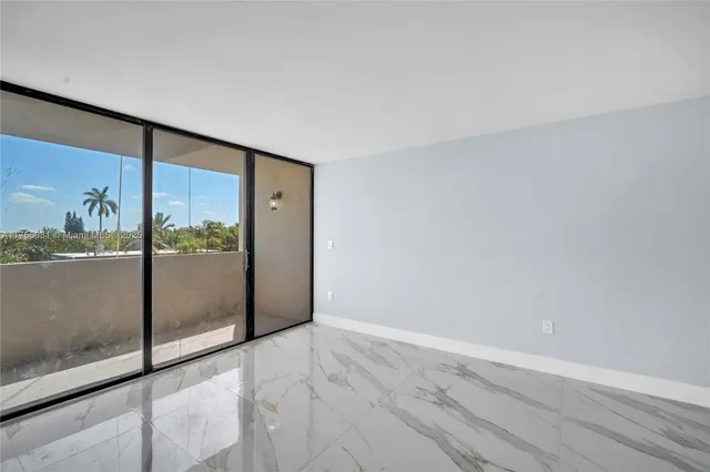 $400,000 | 5600 North Flagler Drive, Unit 304, West Palm Beach, FL 33407