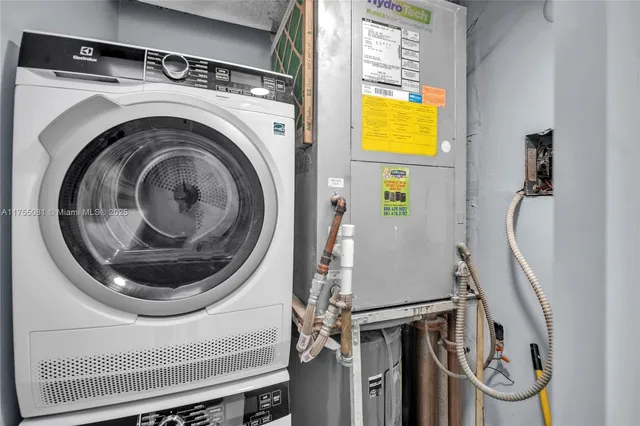 $400,000 | 5600 North Flagler Drive, Unit 304, West Palm Beach, FL 33407