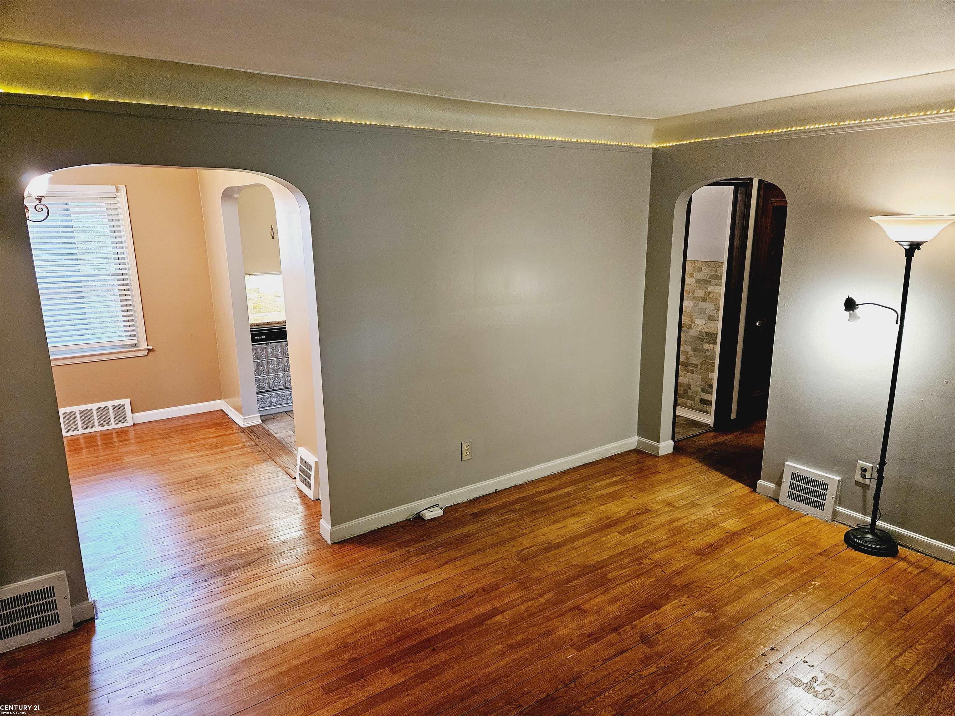 9975 Hemingway Redford, MI 48239 - Photo 11 of 33 Gallery Image 11