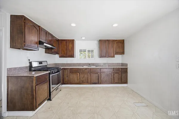 $80,000 | Undisclosed Address, Bakersfield, CA 93304