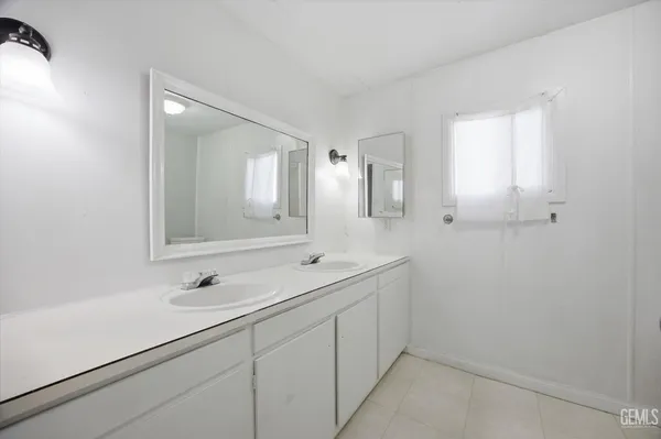 $80,000 | Undisclosed Address, Bakersfield, CA 93304