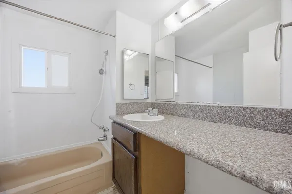 $80,000 | Undisclosed Address, Bakersfield, CA 93304