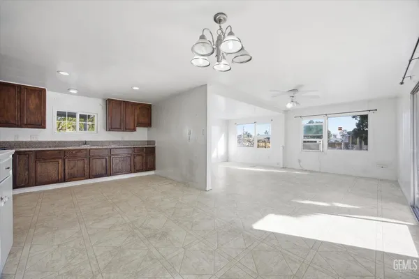 $80,000 | Undisclosed Address, Bakersfield, CA 93304