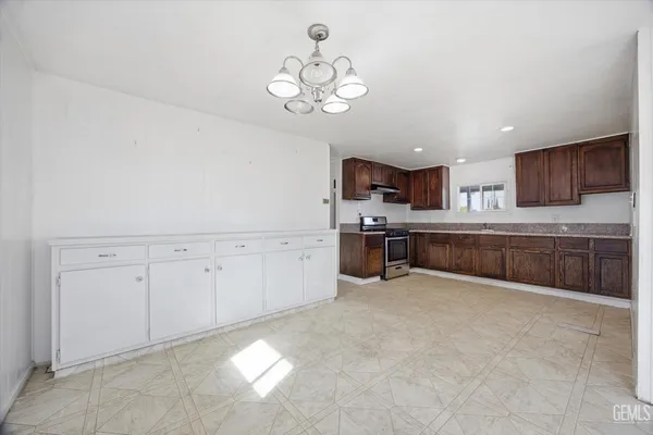 $80,000 | Undisclosed Address, Bakersfield, CA 93304