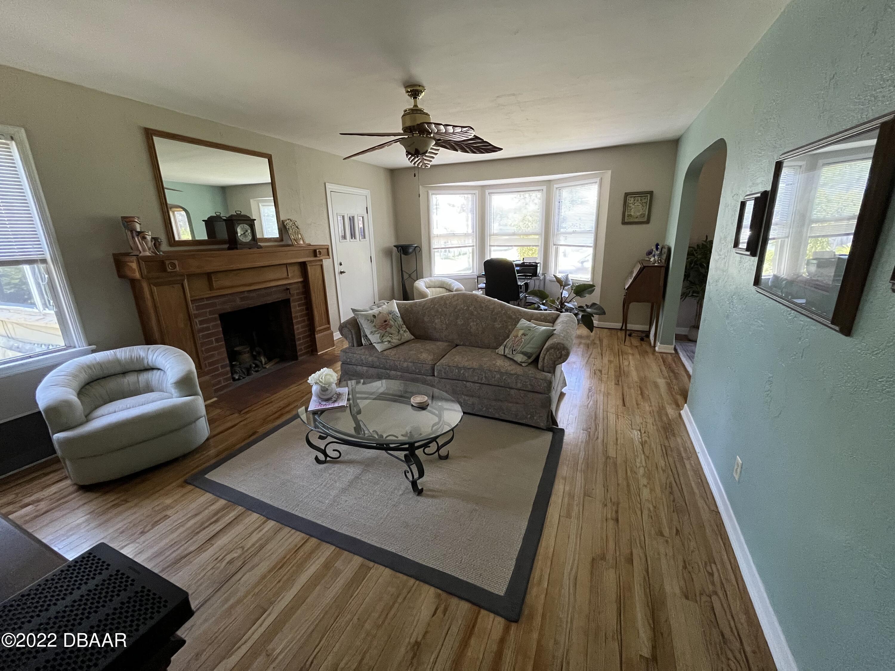 425 Wisteria Road Daytona Beach, FL 32118 - Photo 3 of 37 IMG_7653