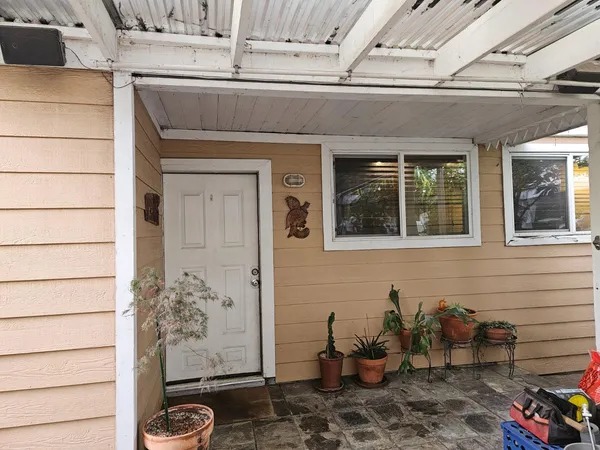 $285,000 | 1624 Sacramento Avenue, West Sacramento, CA 95605
