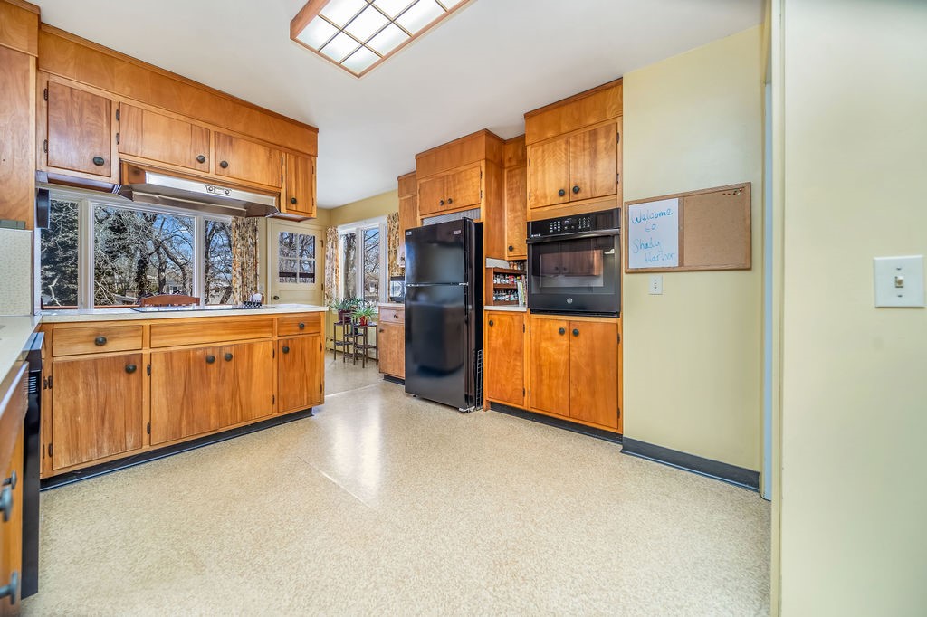 39 Brookside Drive Charlestown, RI 02813 - Photo 11 of 33 All the appliances are newer