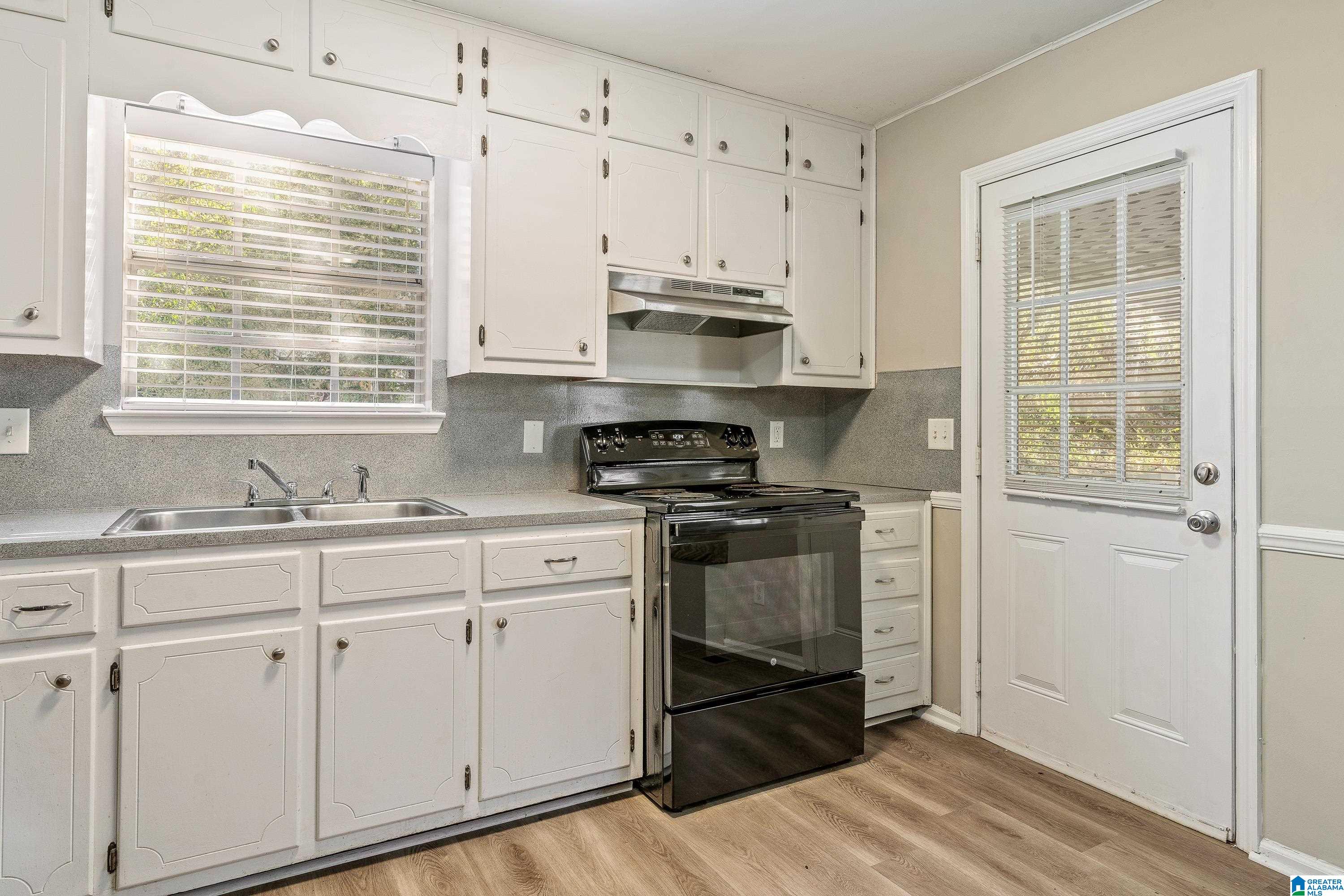 5439 Faucett Road Pinson, AL 35126 - Photo 9 of 28