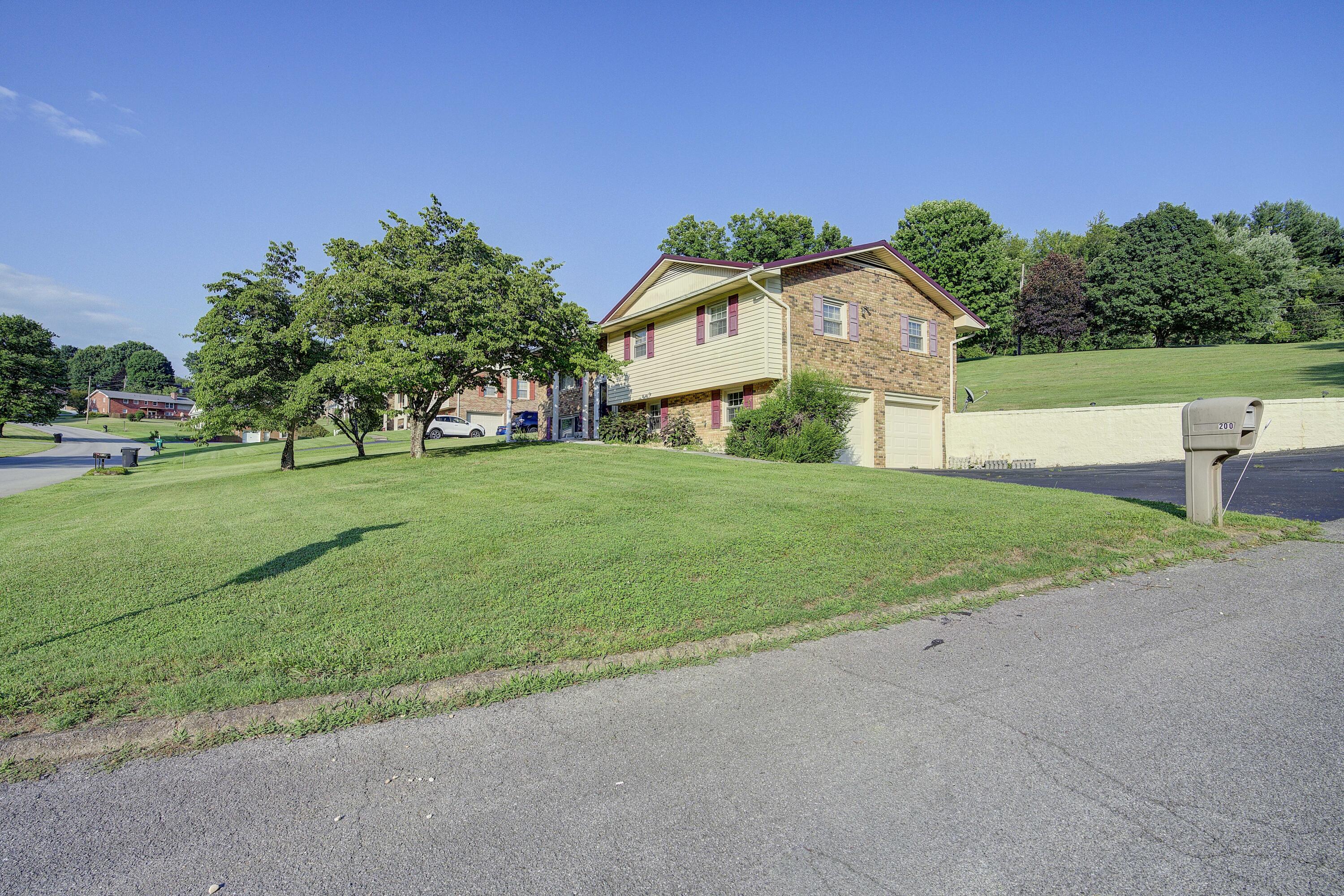 200 Montezuma Road Kingsport, TN 37664 - Photo 3 of 43 Monte-45