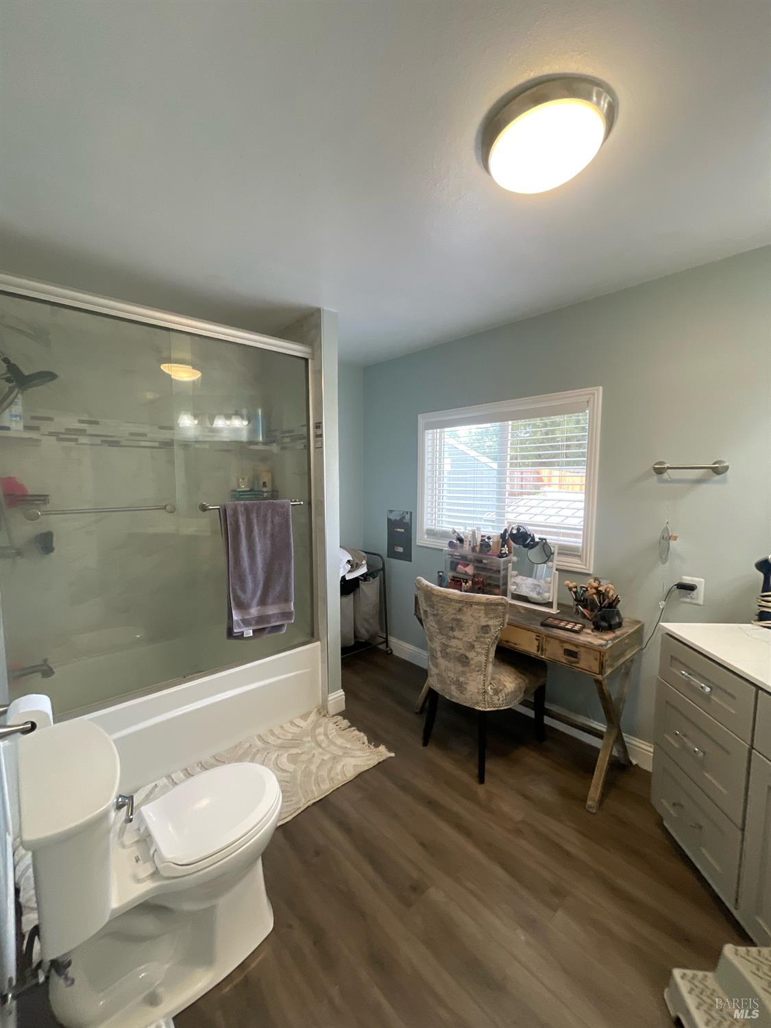 193 Rancho Verde Circle Rohnert Park, CA 94928 - Photo 6 of 14 Master Bathroom