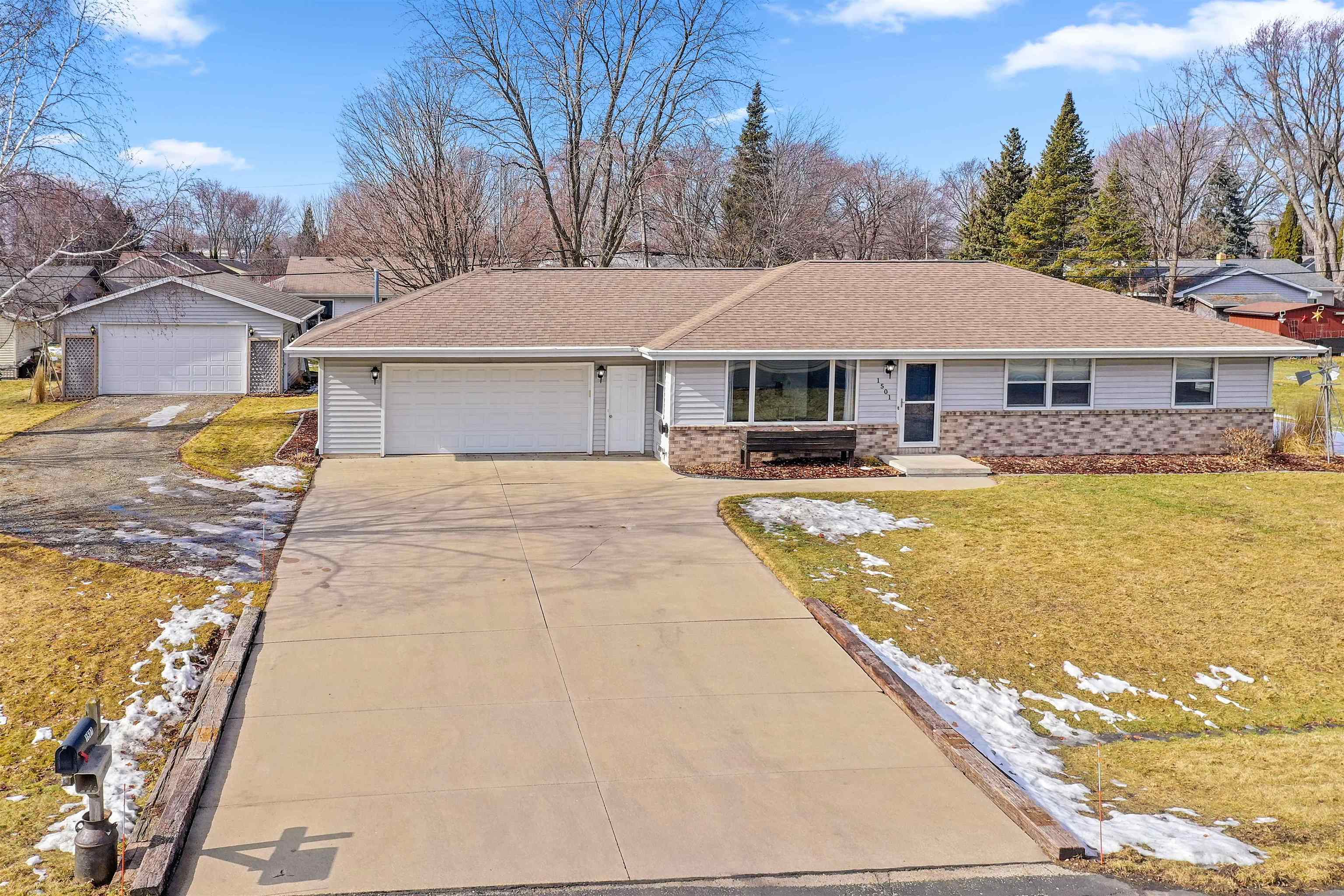 1501 North Lynndale Drive Appleton, WI 54914 - Photo 1 of 1