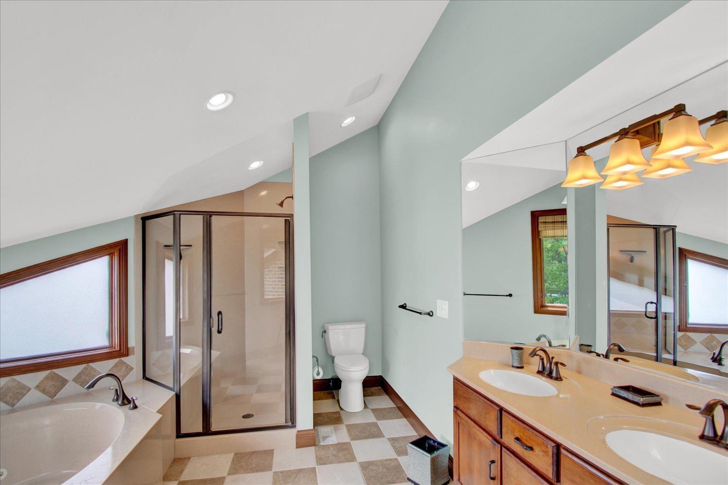 4914 Hubble Road Cincinnati, OH 45247 - Photo 28 of 49